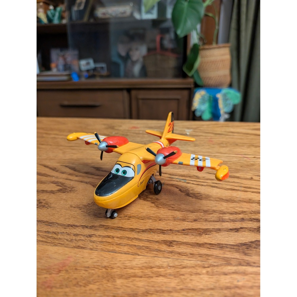 Disney Planes Fire & Rescue Lil' Dipper Die-Cast Toy Plane Yellow Orange N281JH